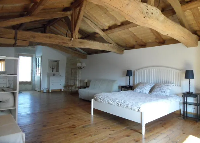 Bed & Breakfast U Campana Auros